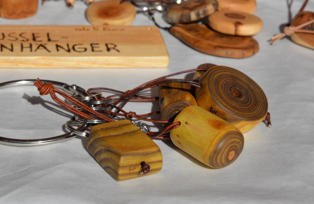 "Dicke Linda" April 2016 - Schlüsselanhänger Essigbaum