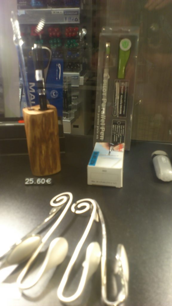 Stiftständer aus Eiche bei Firma KartuRec, Eichwalde