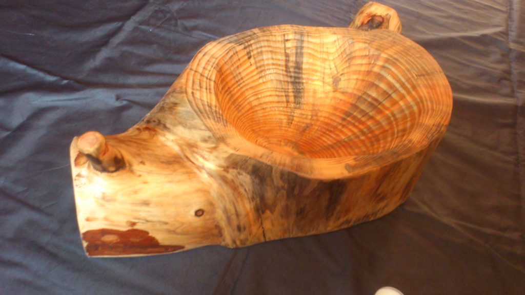 Große Schale aus Kiefer