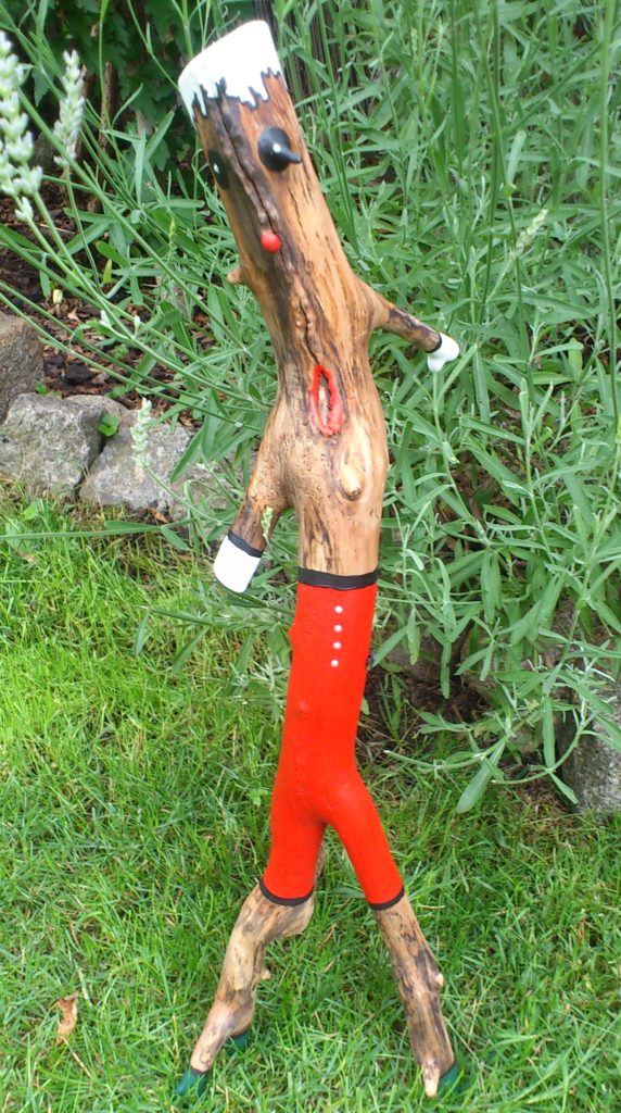 Holzfigur: Die Diva