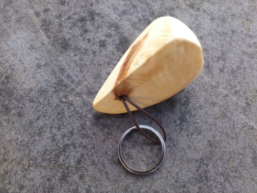 Schlüsselanhänger aus Birkenholz