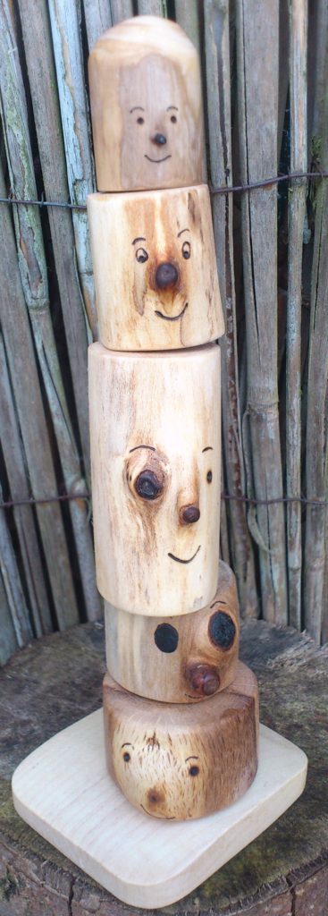 Steckspiel mit Gesichtern aus Eiche, Kiefer und Ahorn, Höhe 17 cm