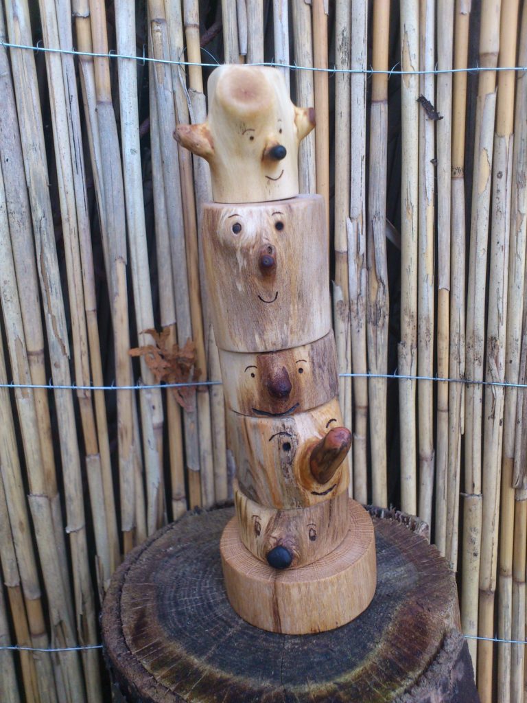 Steckspiel mit Gesichtern aus Eiche, Kiefer und Ahorn, Höhe 14 cm