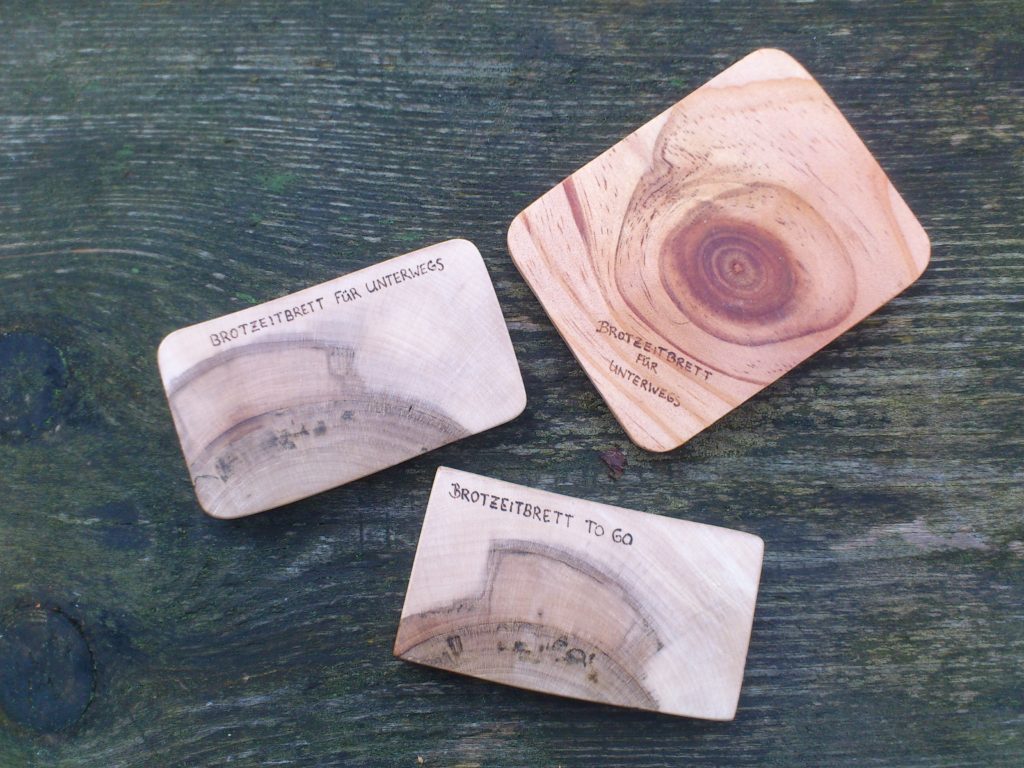 Brotzeitbrettchen für unterwegs zum Schneiden von Käse und Wurst
