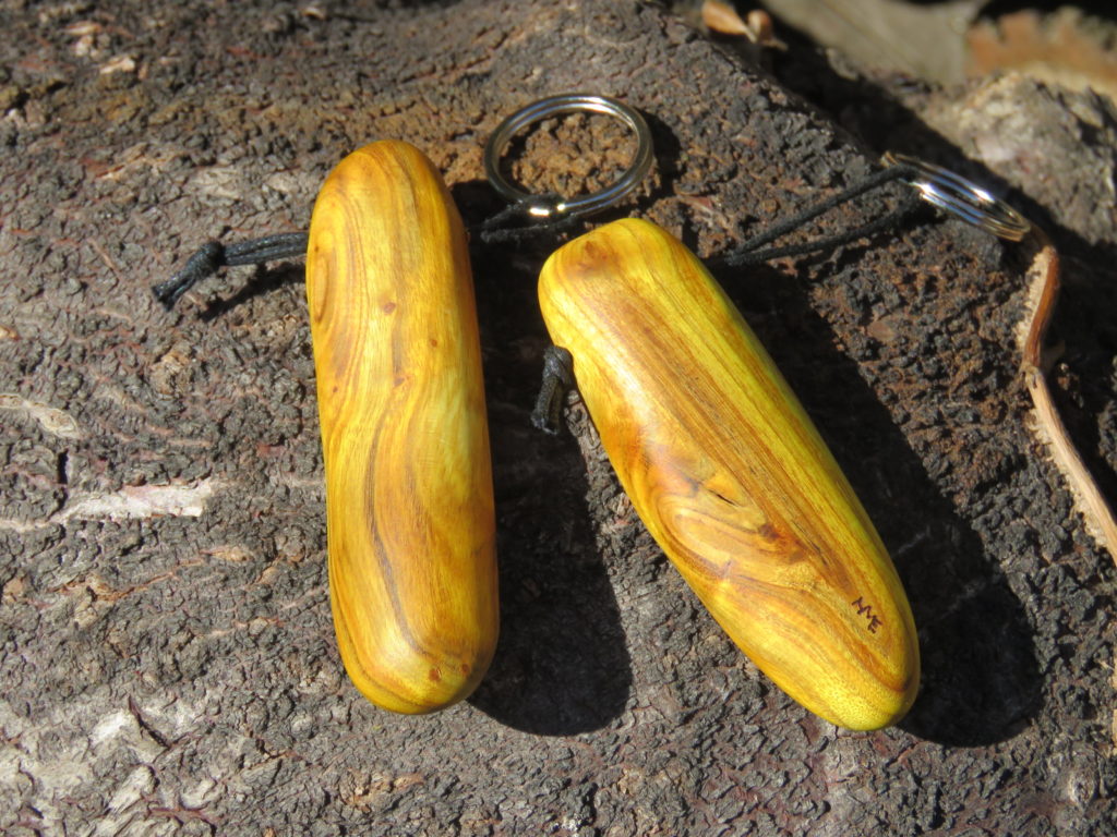 Schlüsselanhänger aus Perückenstrauchholz