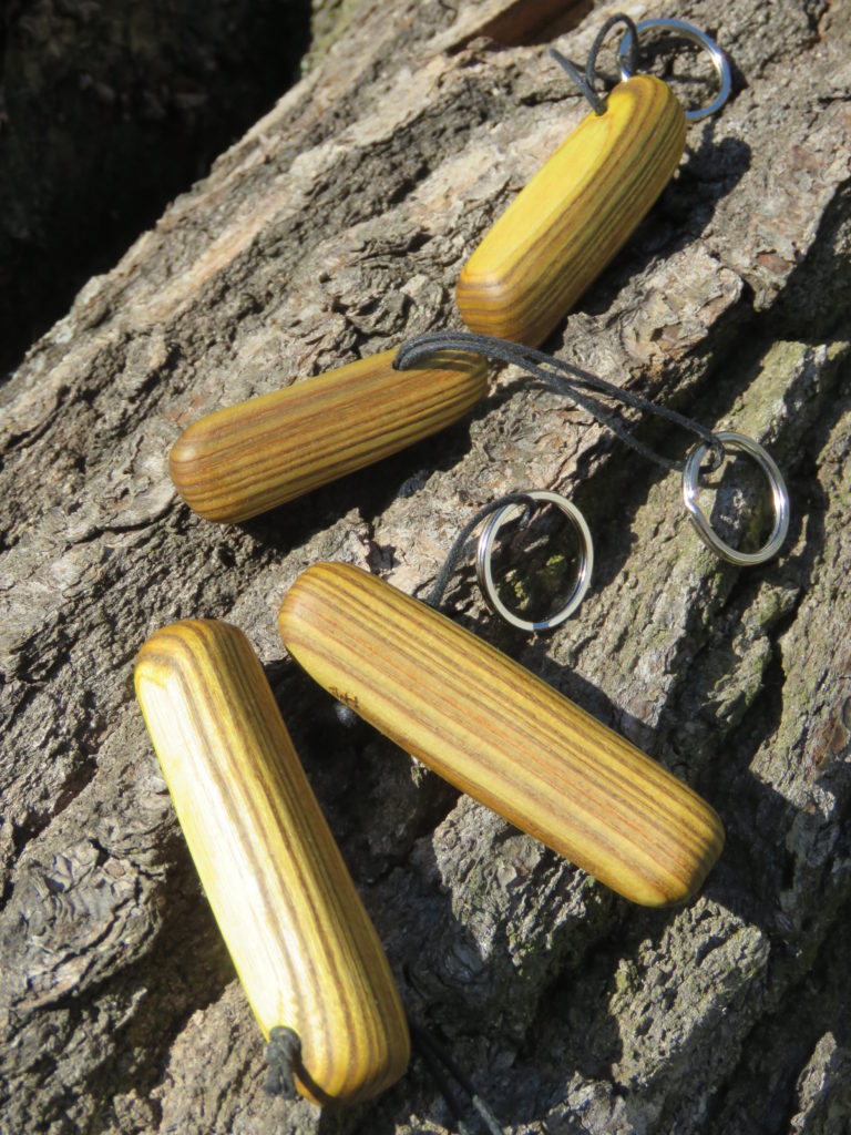 Schlüsselanhänger aus Essigbaumholz