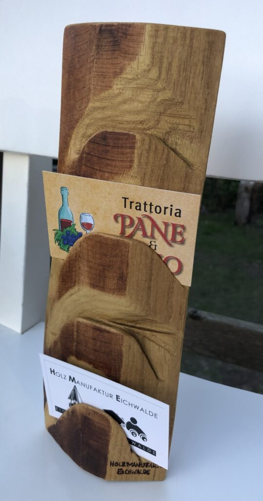 Visitenkartenständer aus Robinie (Auftragsarbeit von KARTUREC Schreibwarenfachhandel Eichwalde)