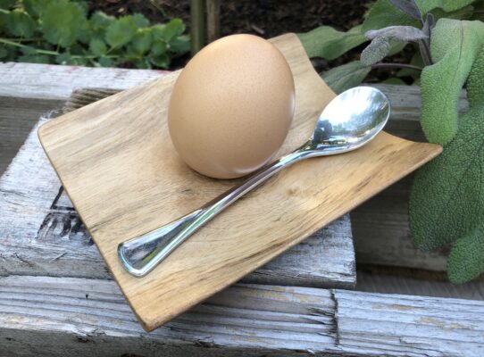 Eierbecher aus Walnuss-Holz, Einzelstück