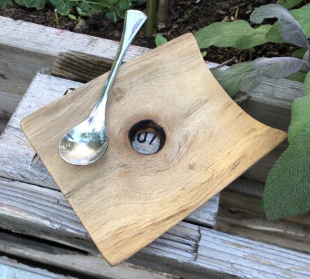 Eierbecher aus Walnuss-Holz, Einzelstück